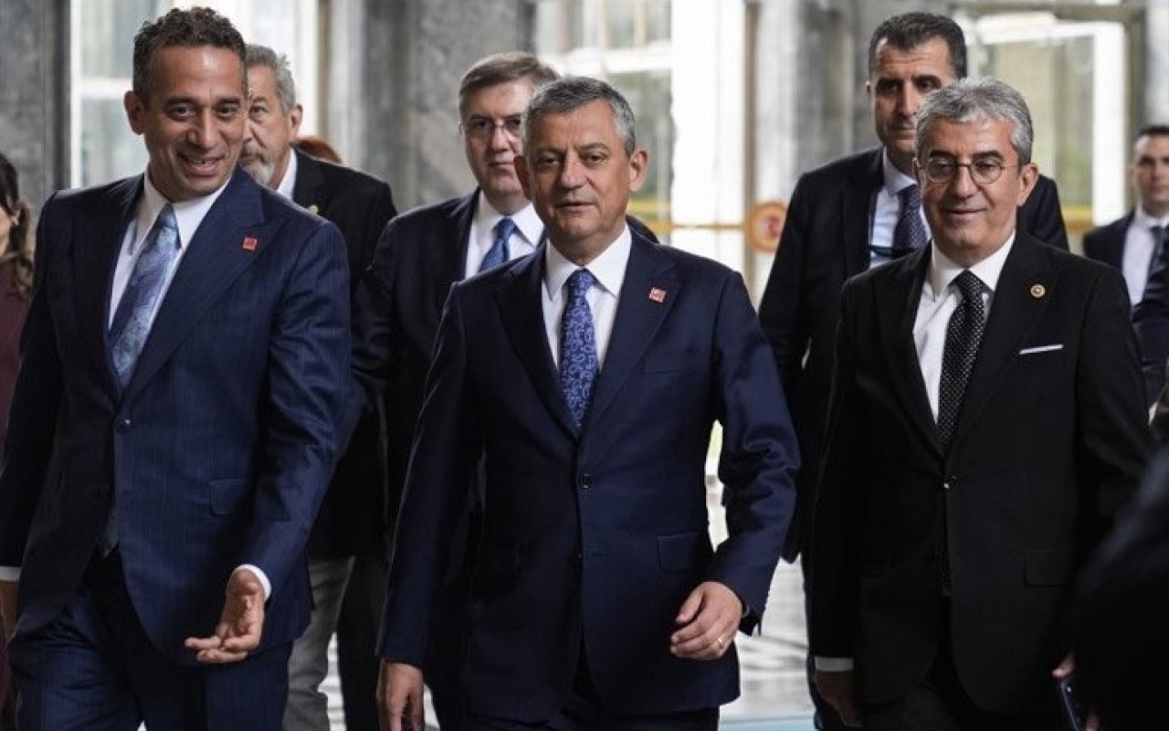Bay Kemal bizi qova bilməz, istefa edirik! -