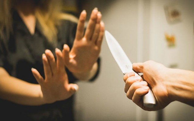 Bakıda 40 yaşlı kişi 24 yaşlı arvadını öldürdü
