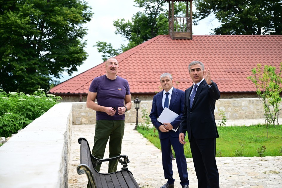 Anar Ələkbərov Prezidentə görülmüş işlər barədə məlumat verdi - FOTOLAR