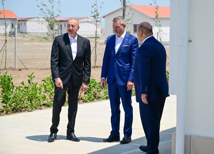 Prezidentlər Baş Qərvənd kəndində - FOTOLAR