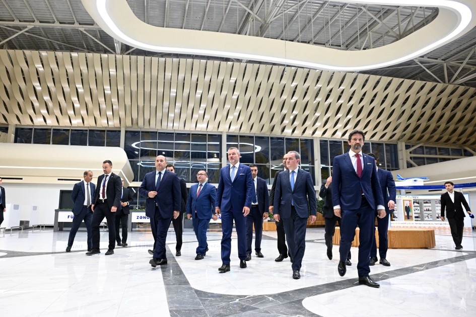 Slovakiya Prezidenti Bakıya gəldi - FOTOLAR