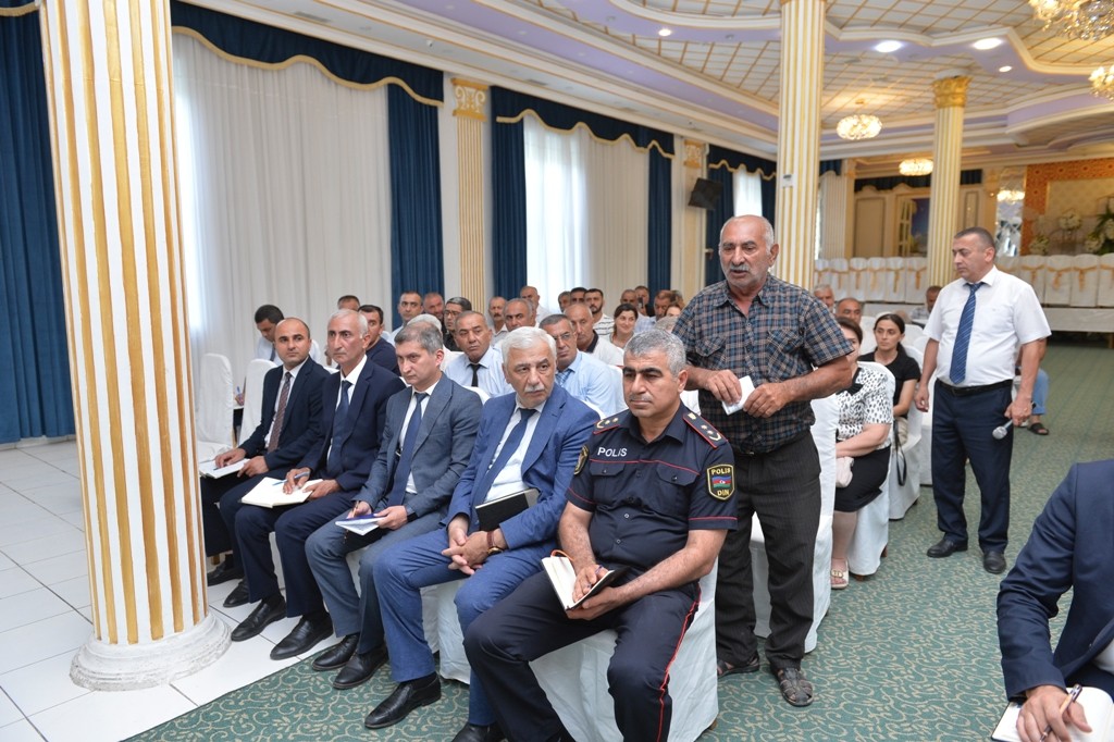 Taleh Qaraşov sakinlərin qayğı və problemlərini dinlədi - FOTOLAR