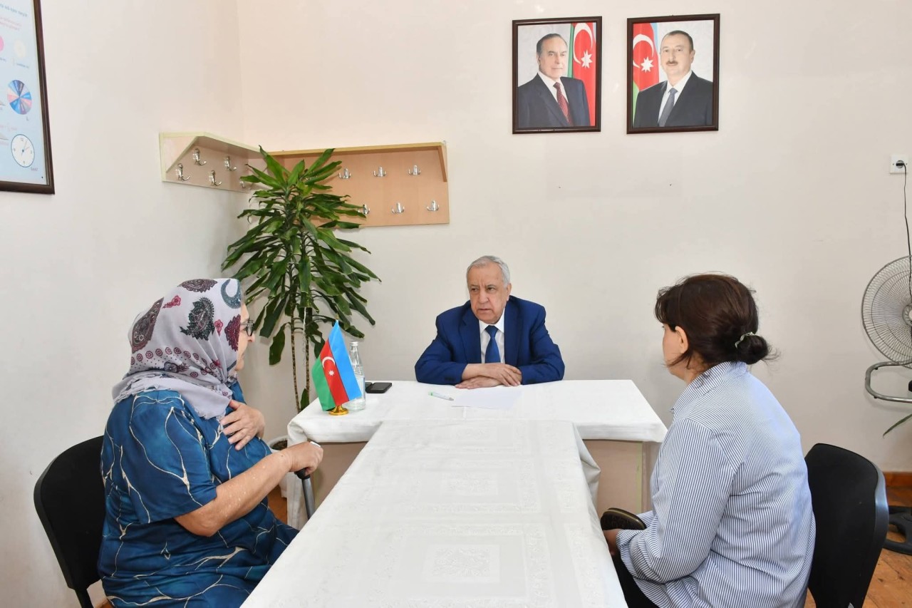 Malik İsaqov sakinlərin problemlərini dinlədi - FOTOLAR