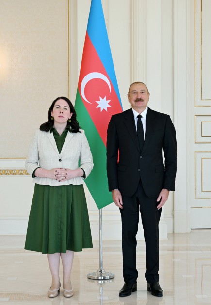 İlham Əliyev yeni səfirləri qəbul etdi - FOTOLAR (YENİLƏNİB)