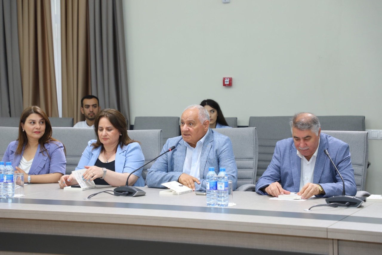 "Mediada Azərbaycan dili" mövzusunda keçirilən təlim proqramı uğurla yekunlaşdı - FOTOLAR