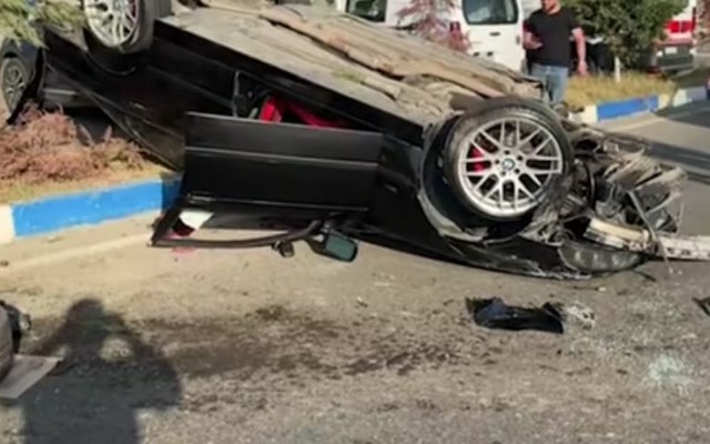 Sumqayıtda BMW üç avtomobilə çırpılaraq aşdı - VİDEO