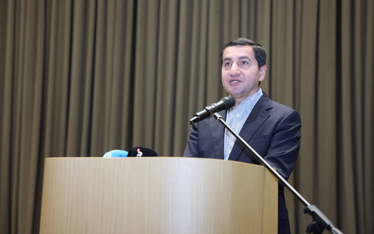 Prezidentin köməkçisi Xankəndidə diplomatları belə salamladı - VİDEO