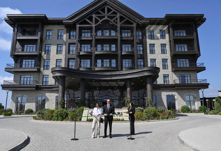 Prezident və xanımı “Meysari Grand Hotel & SPA” kompleksinin açılışında - YENİLƏNİB (FOTOLAR)