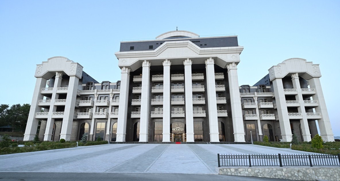 İlham Əliyev və birinci xanım "Pirqulu Park" hotelinin açılışında - YENİLƏNİB
