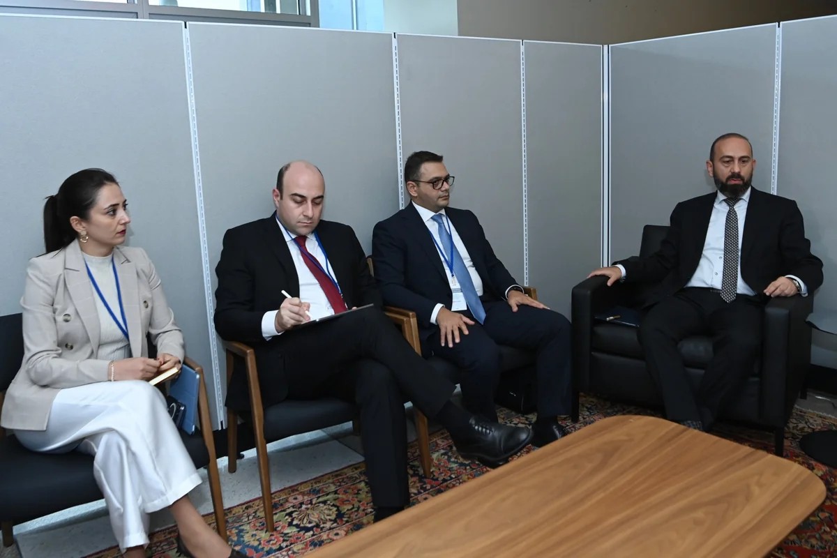 Azərbaycan və Ermənistan XİN rəhbərləri görüşdülər - Bu məsələlər müzakirə edildi