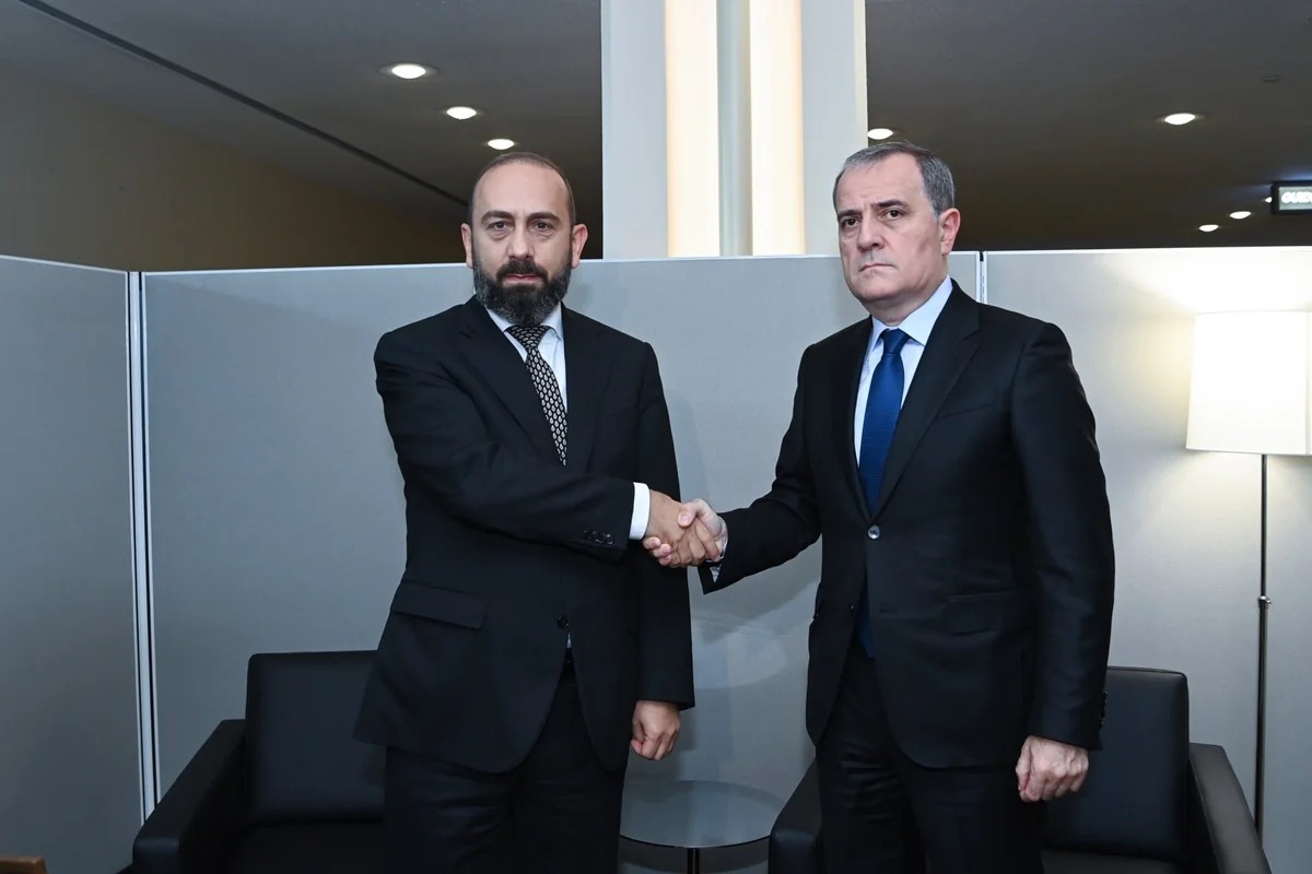 Azərbaycan və Ermənistan XİN rəhbərləri görüşdülər - Bu məsələlər müzakirə edildi