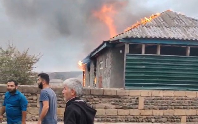 Cəlilabadda fərdi yaşayış evi yandı