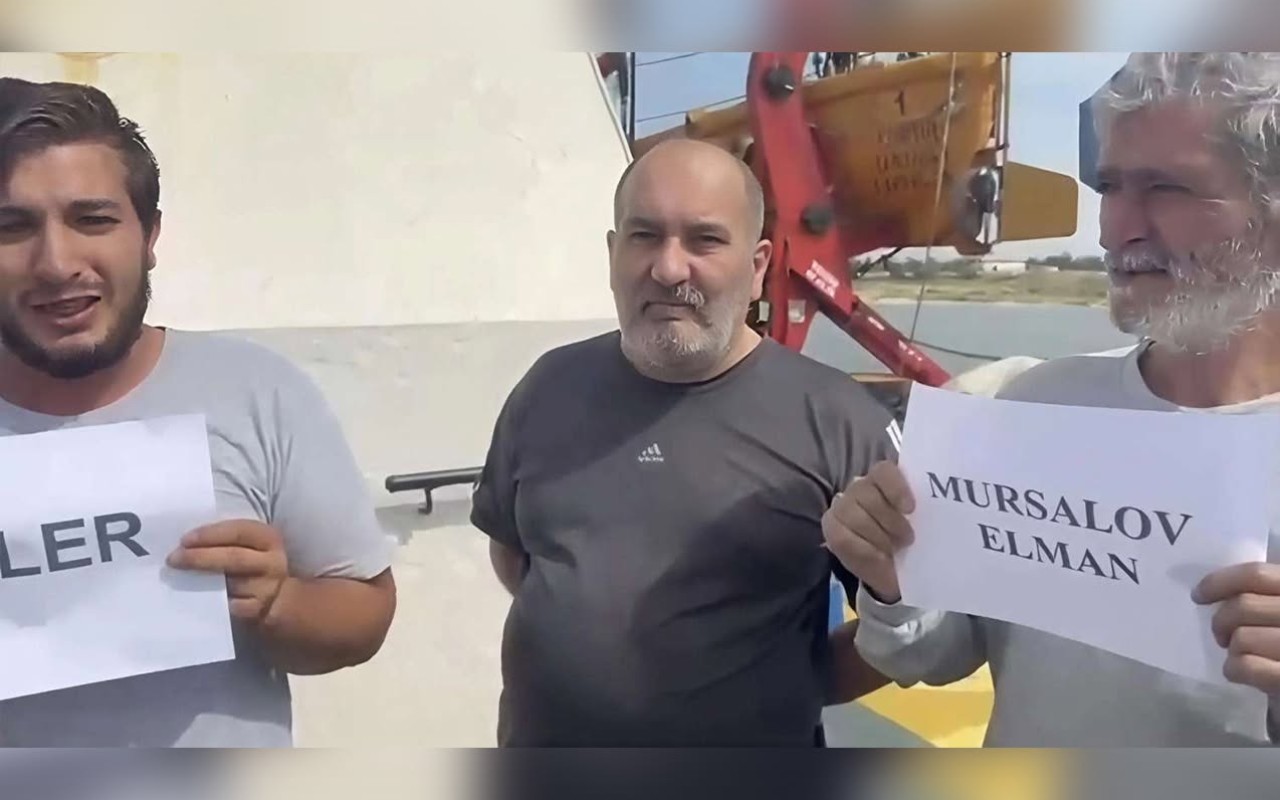 12 azərbaycanlı dənizdə çarəsiz qaldı - Kapitan qurumlara çağırış etdi