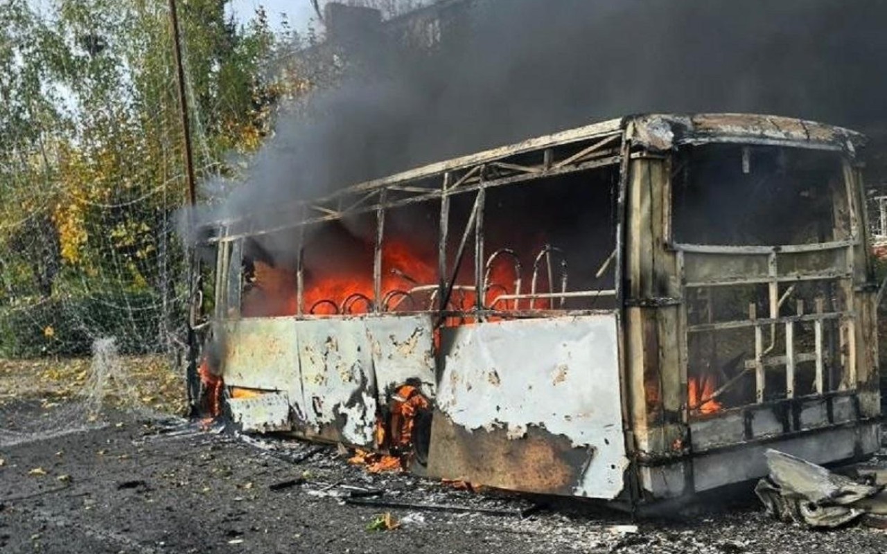 Rusiya ordusu Ukraynada avtobusu vurdu - 30 ölü