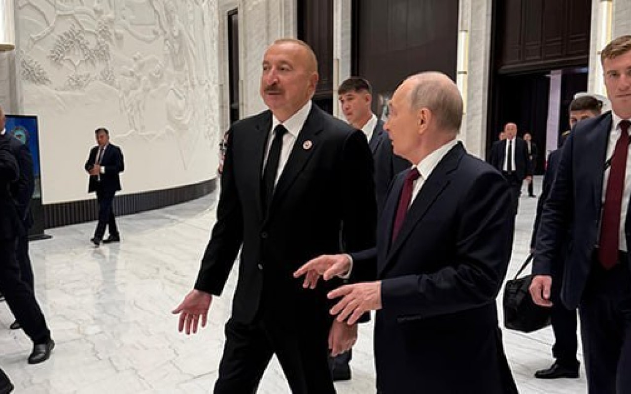 Türkmənistanda İlham Əliyevlə Putin ayaqüstü söhbət ediblər
