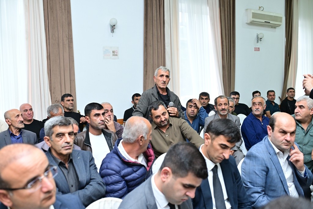 Taleh Qaraşov sakinlərin qayğı və problemlərini dinlədi - FOTOLAR