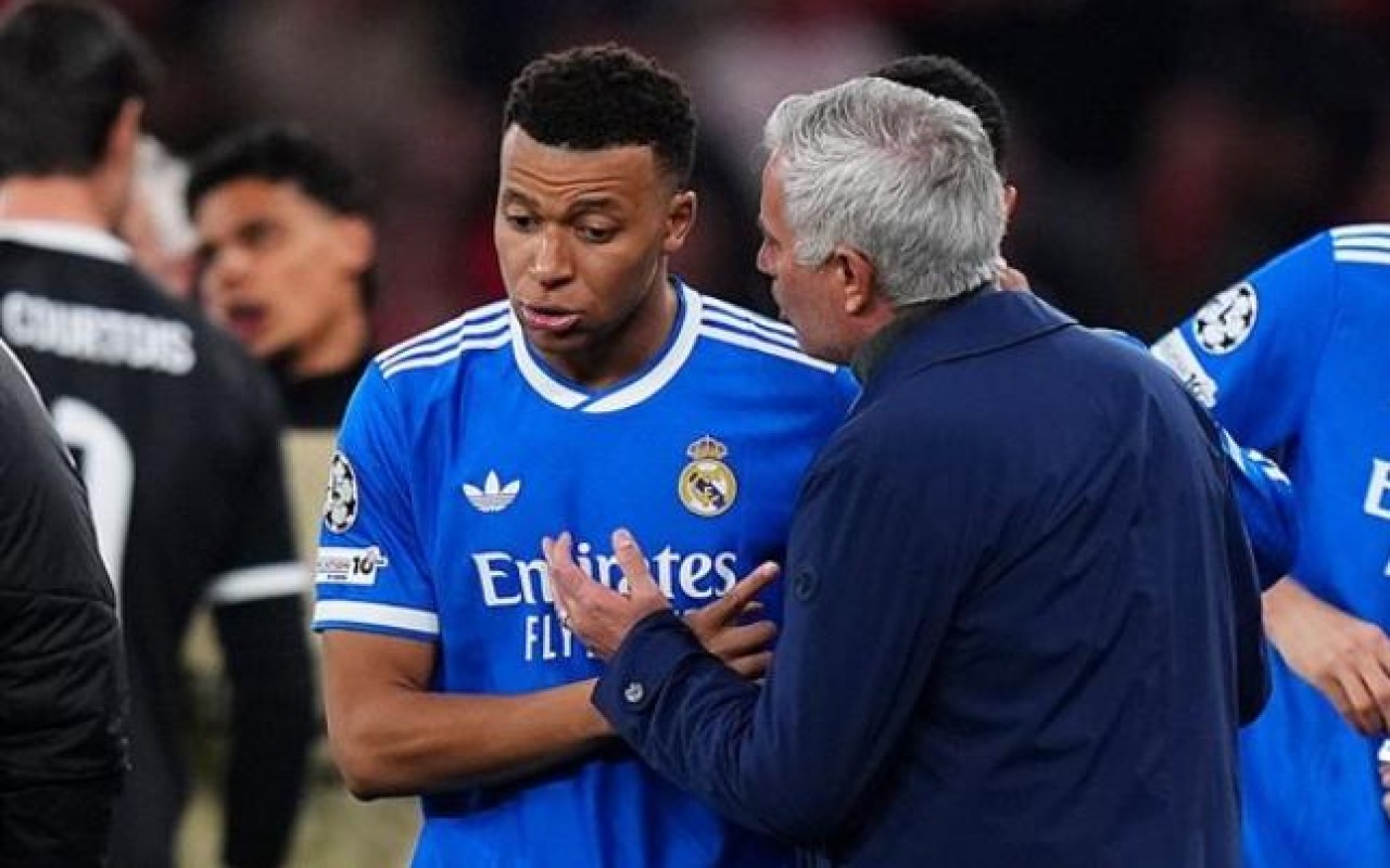Mourinyo Mbappeni müdafiə etdi