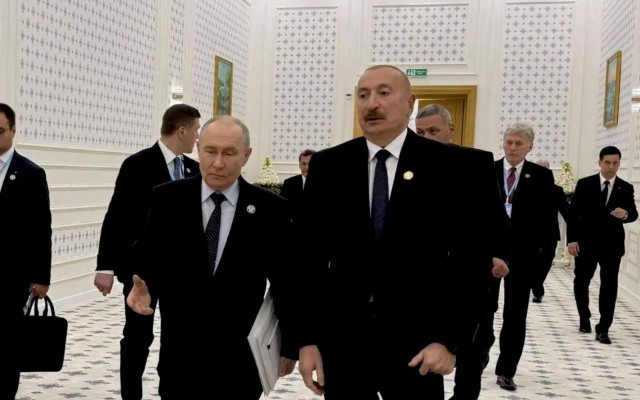 "Əliyev, Putin və Pezeşkianın görüşü plandankənar idi" - Peskov