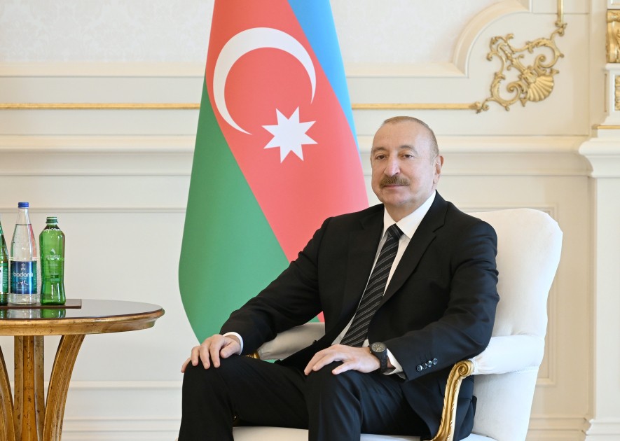Prezidentin Kambocanın Baş naziri ilə məhdud tərkibdə görüşü oldu - FOTOLAR