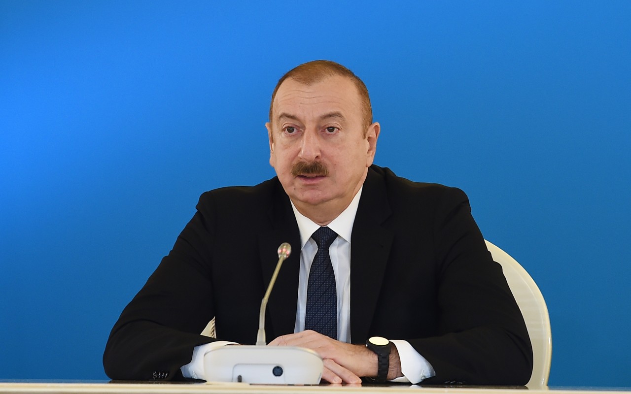 "Azərbaycan Asiya ilə Avropa arasında yerləşən ölkə kimi bağlantılarda öz rolunu oynayır" - İlham Əliyev
