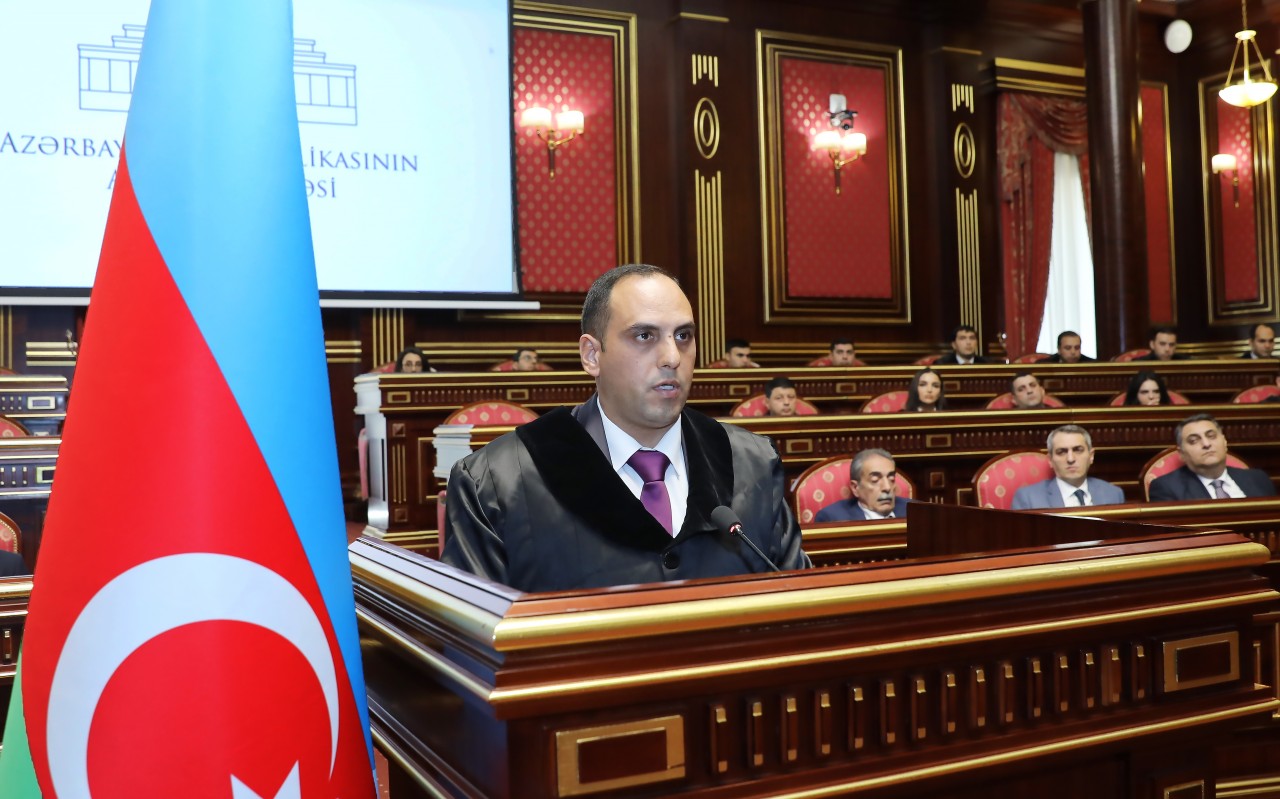 Yeni təyin olunmuş hakimlər Ali Məhkəmədə and içdilər - FOTOLAR