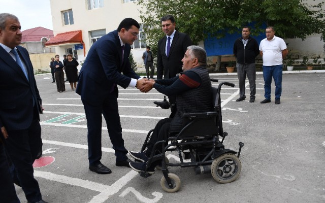 Qobustan qəsəbəsində vətəndaşların səyyar qəbulu keçirildi - FOTOLAR