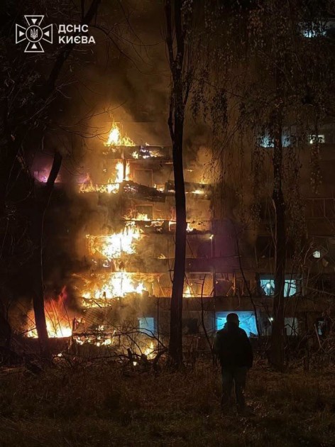 Kiyev ballistik raketlərlə vuruldu - Ölənlər var (FOTOLAR)