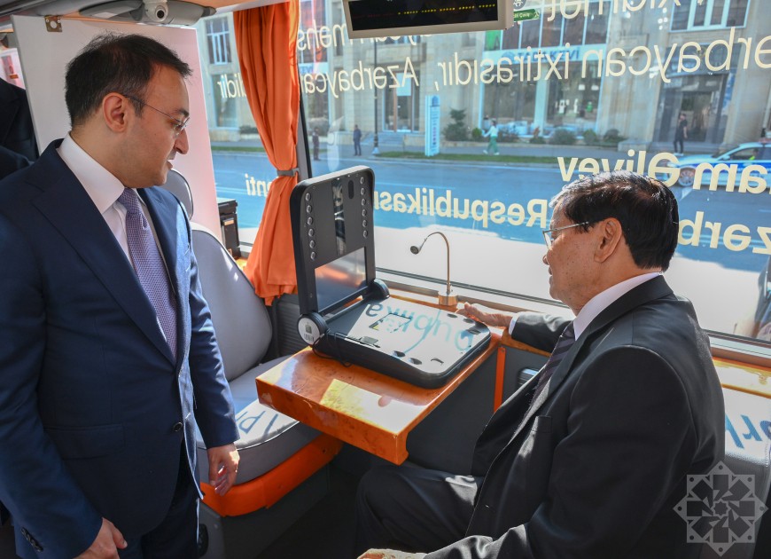 Laos Prezidenti “ASAN xidmət” mərkəzinin fəaliyyəti ilə tanış oldu - FOTOLAR