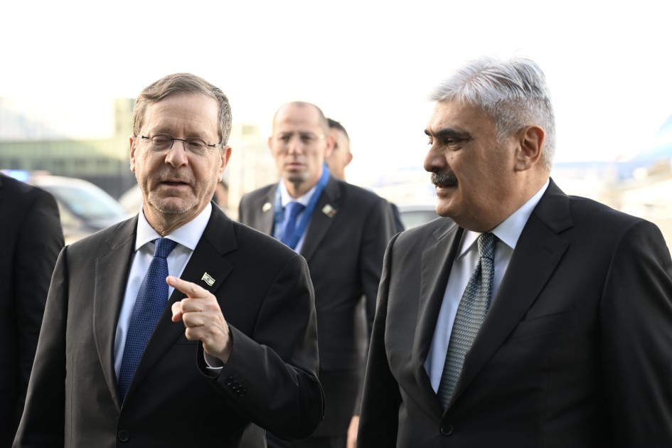 İsrail Prezidenti Azərbaycana gəldi - FOTOLAR