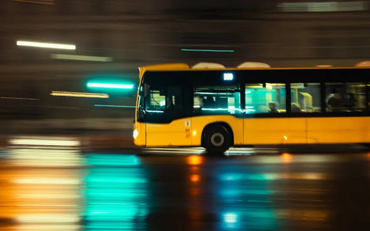 Almaniyada 18 yaşlı gənc sərnişin avtobusunu qaçırdı