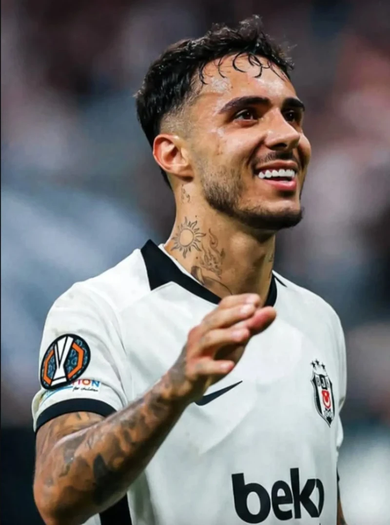 İndi də "Beşiktaş"ın futbolçusu ilə sevgilidir - FOTOLAR