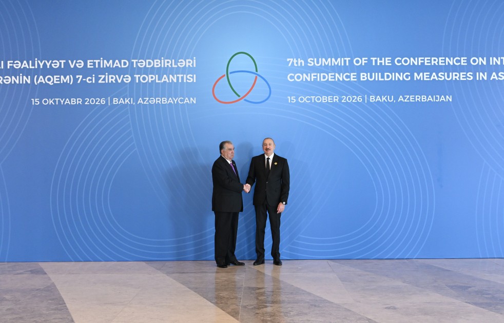 Prezident Bakıdakı Zirvə Toplantısında çıxış etdi - FOTOLAR (YENİLƏNİB)