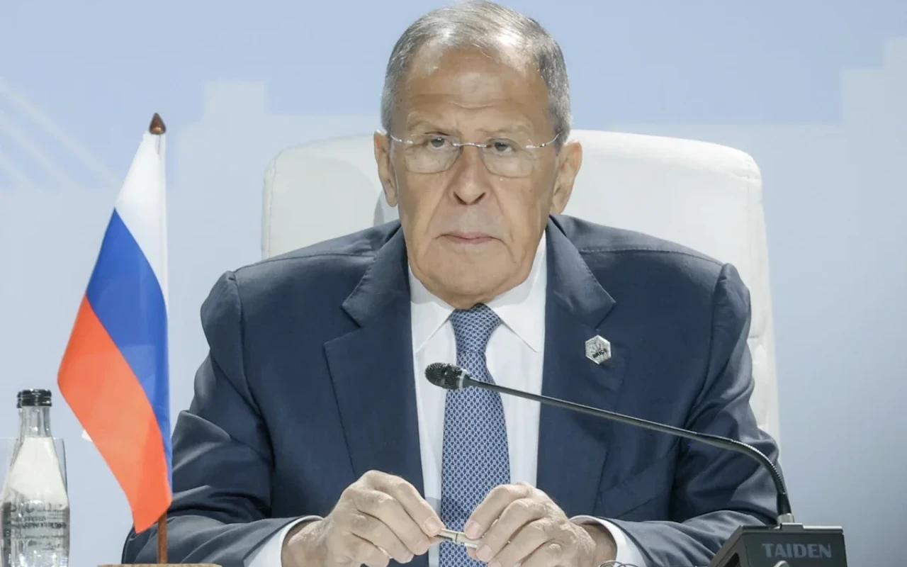 "Zelenski Trampa birbaşa meydan oxuyur" - Lavrov