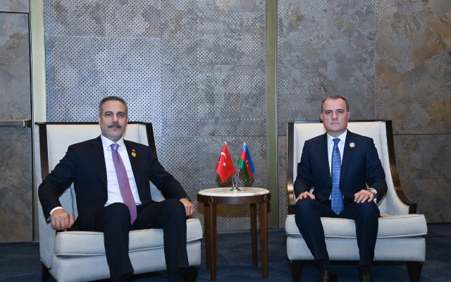 Ceyhun Bayramov Hakan Fidanla görüşdü