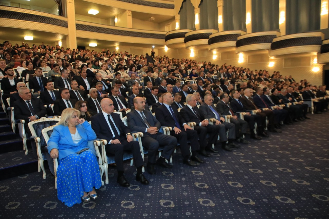 Gəncədə müşavirə keçirildi - FOTOLAR