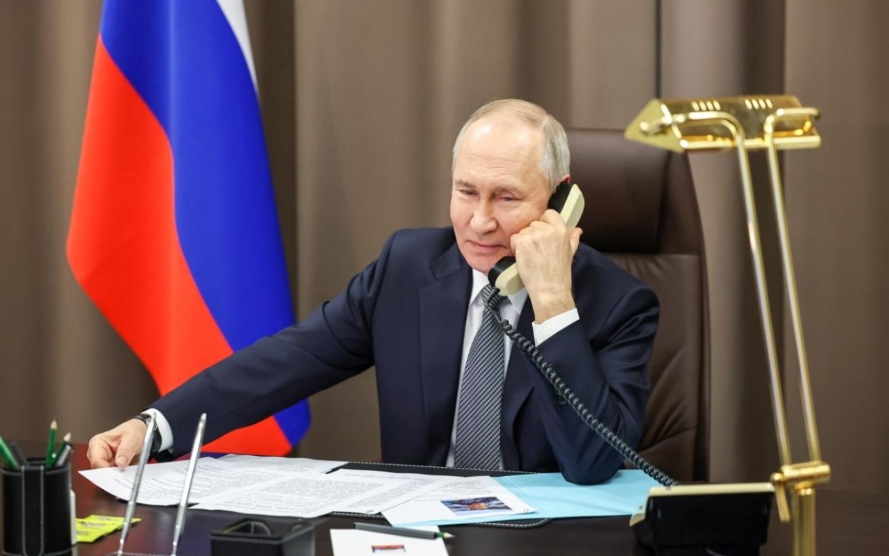 Putin Roma Papası ilə Ukrayna münaqişəsini müzakirə etdi