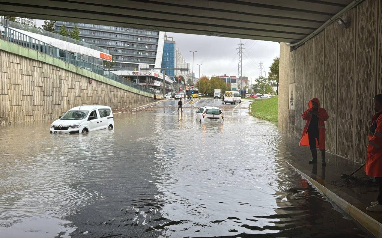 İstanbulda yağış 5 nəfərin həyatına son qoydu