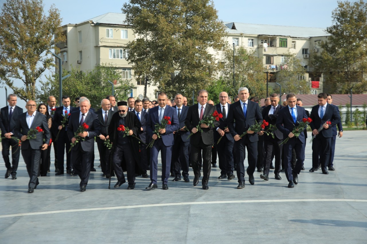 Gəncədə mülki şəhidlərin xatirəsi yad edilib - FOTOLAR