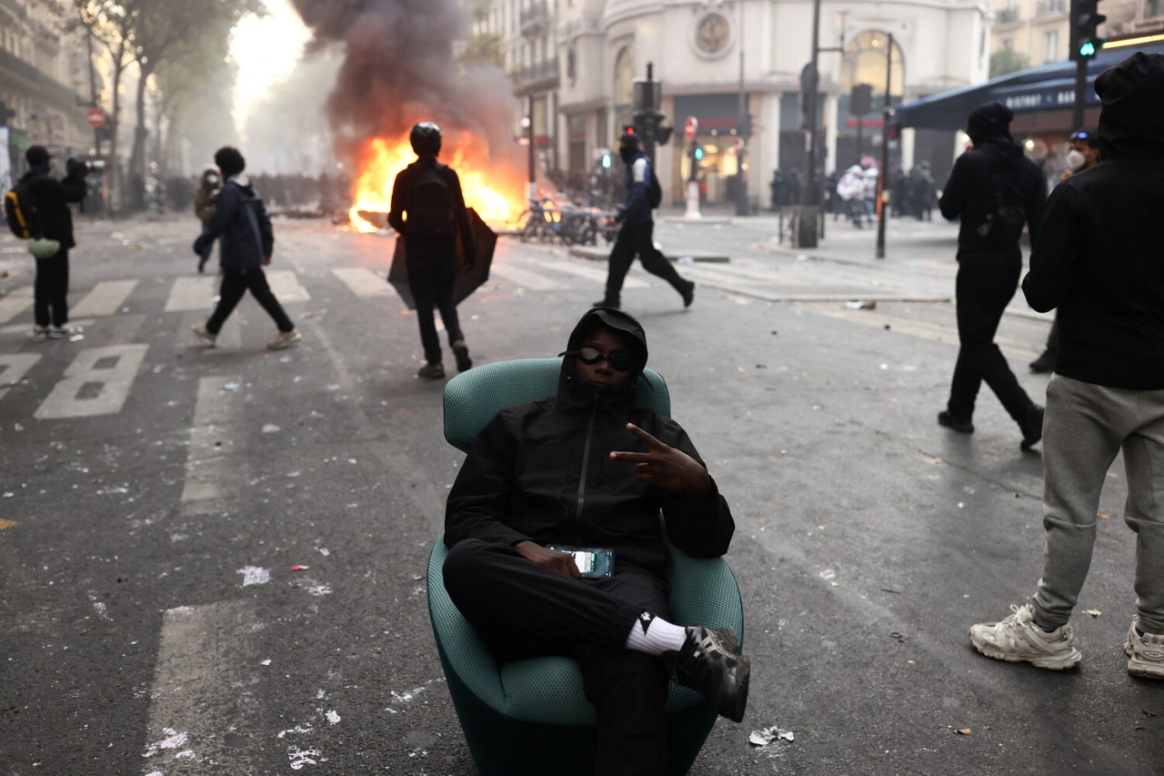 Etirazçılar "Parisi partladır" - FOTOLAR