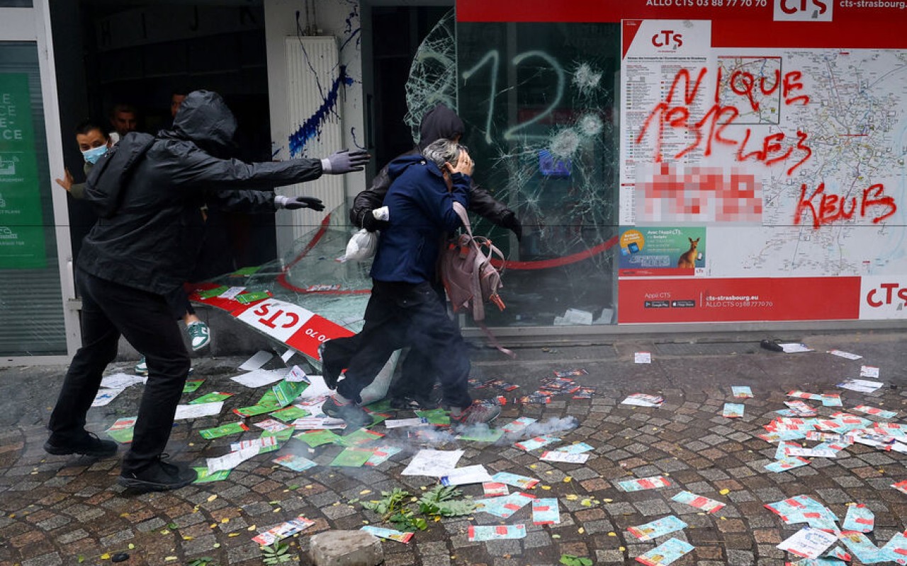 Fransadakı iğtişaşlar zamanı 2000-dən çox mağaza zərər görüb
