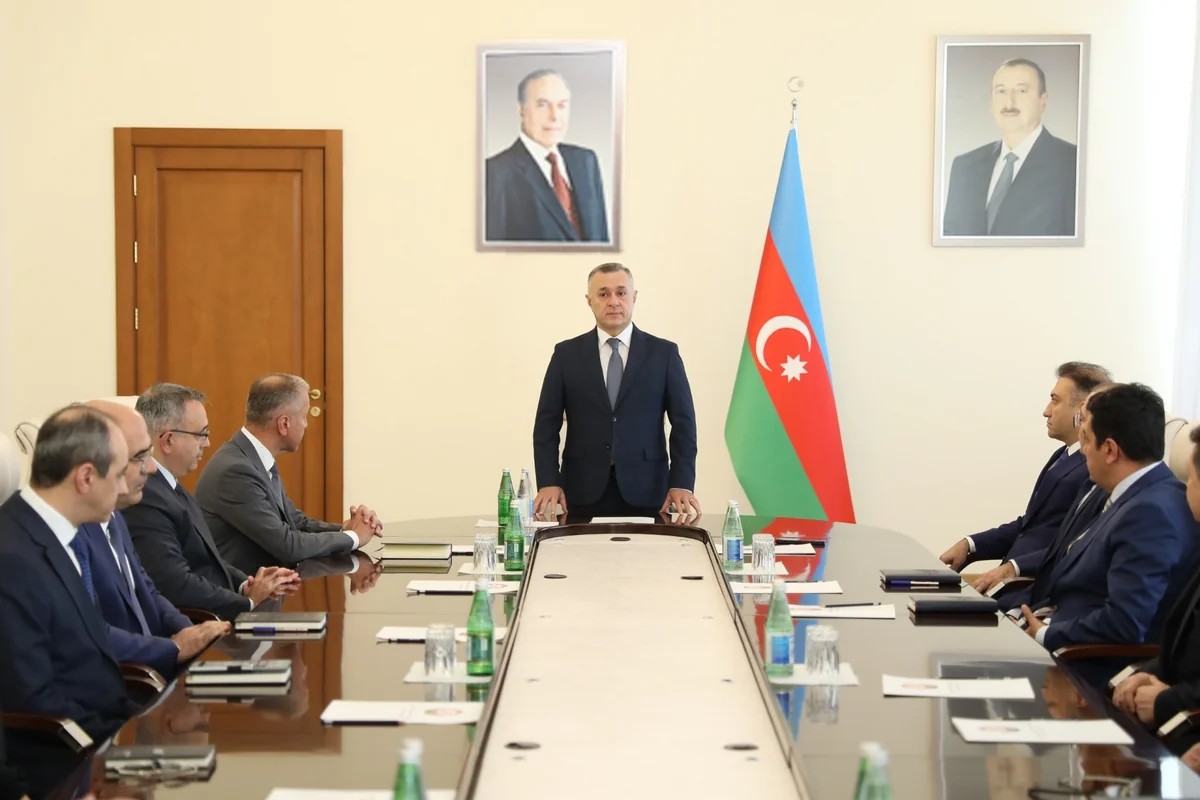 Teymur Musayev Anar Bayramovu kollektivə təqdim etdi - FOTO