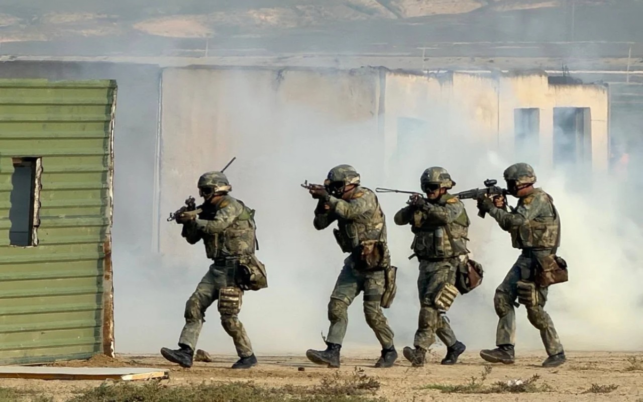 NATO və Azərbaycan arasında hərbi əməkdaşlıq inkişaf etdirilir - FOTOLAR