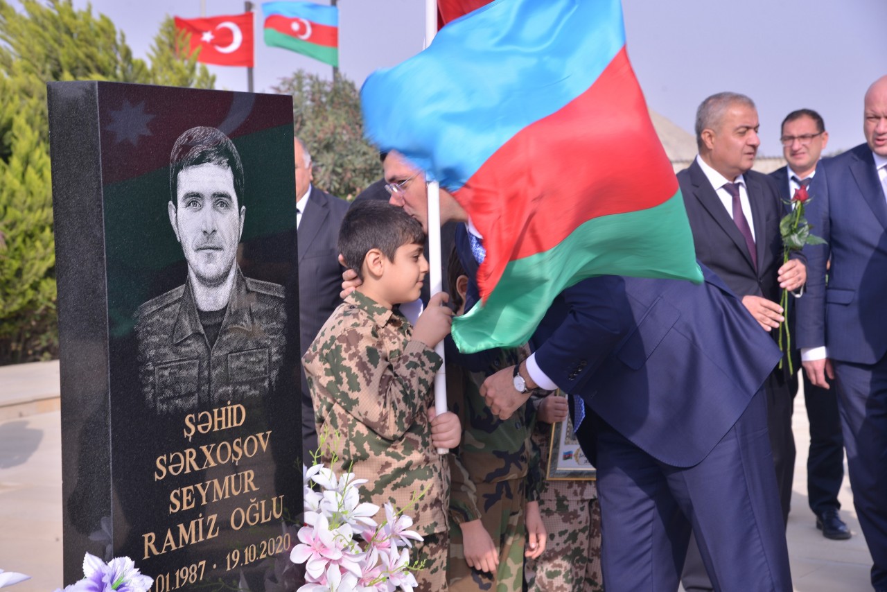 Vətən müharibəsi şəhidinin anım mərasimi keçirildi - FOTOLAR