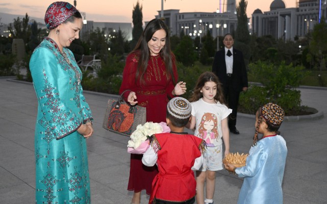 Leyla Əliyeva Arkadağda reabilitasiya mərkəzində - FOTOLAR