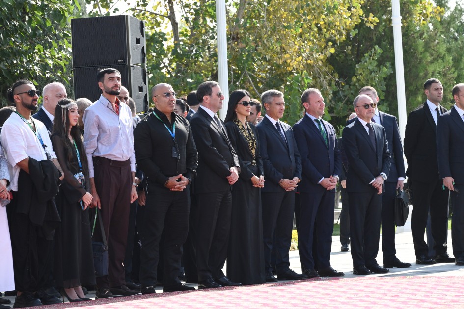 Aşqabadda MAMA “Ana təbiət” beynəlxalq incəsənət sərgisi açıldı - FOTOLAR