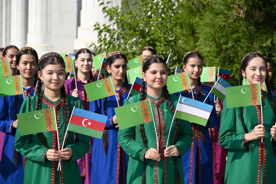 Aşqabadda MAMA “Ana təbiət” beynəlxalq incəsənət sərgisi açıldı - FOTOLAR