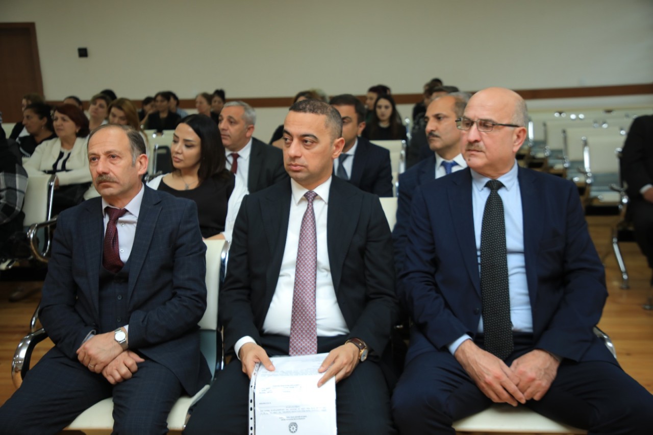 Niyazi Bayramov sakinlərin müraciətlərinin həlli ilə bağlı tapşırıqlar verdi - FOTOLAR