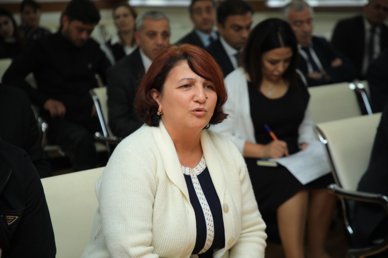 Niyazi Bayramov sakinlərin müraciətlərinin həlli ilə bağlı tapşırıqlar verdi - FOTOLAR
