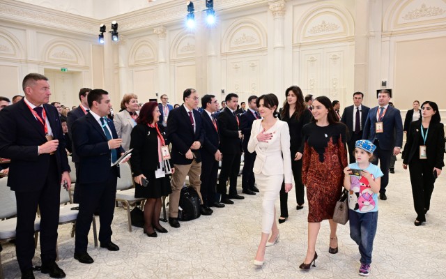Leyla Əliyeva Uşaq Onkologiyası üzrə Konqresin açılışında - FOTOLAR