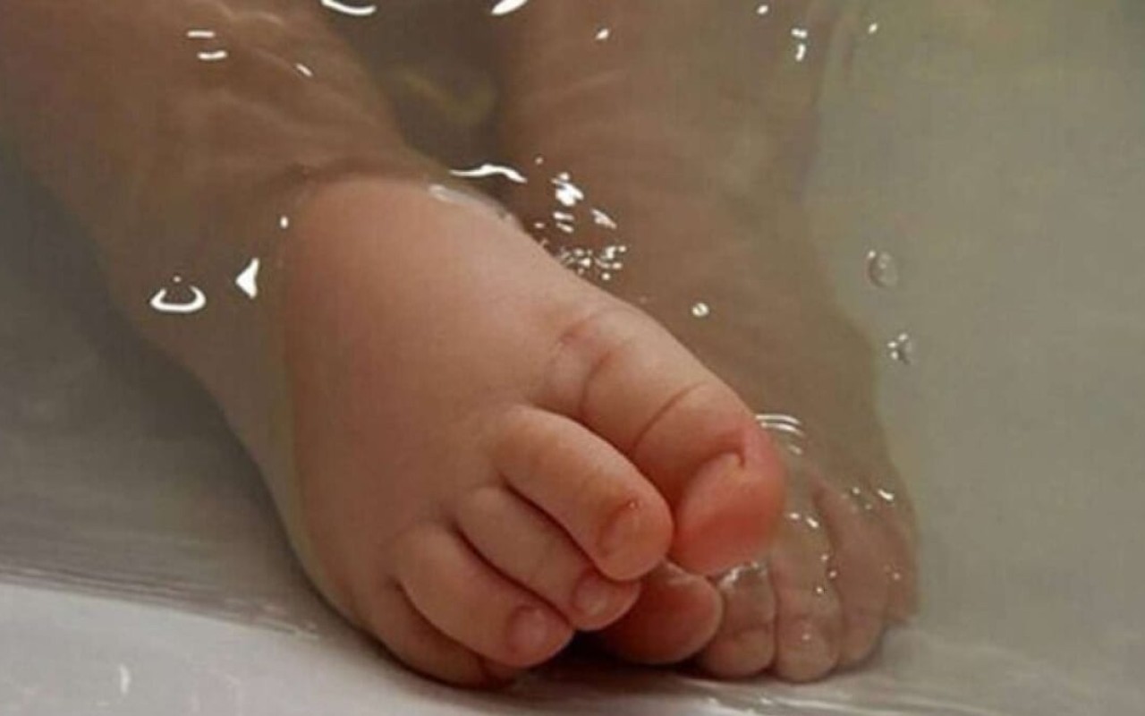 Buzovnada 2 yaşlı qız su kanalında boğularaq öldü